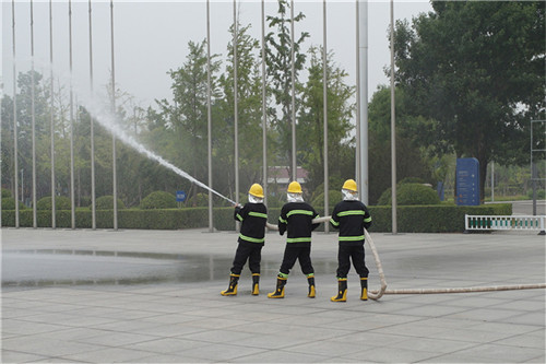 1561024350365684.jpg 滅火水龍帶使用.jpg